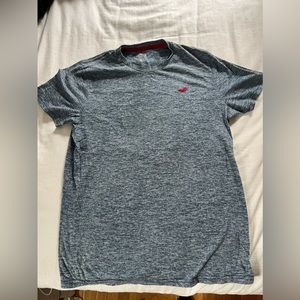 Hollister tee